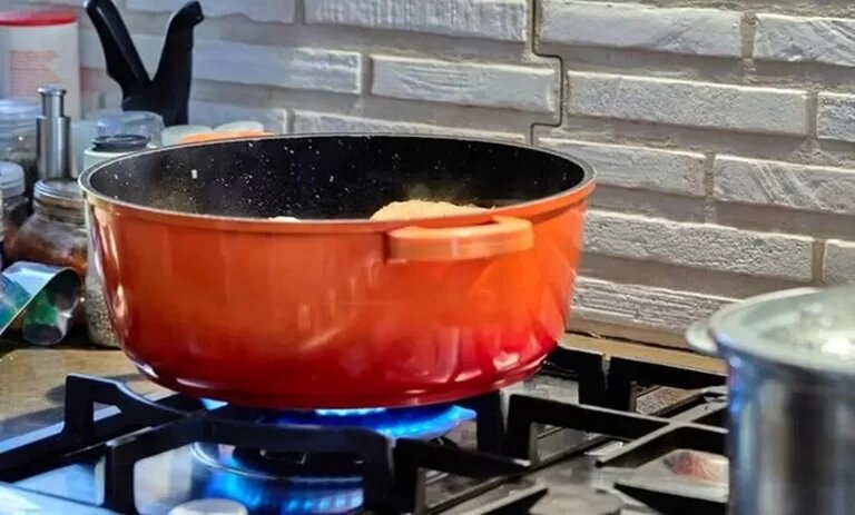 چطور از قابلمه به عنوان فر استفاده کنیم؟ چطور از قابلمه به عنوان فر استفاده کنیم؟