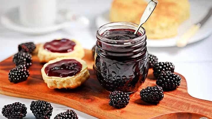 ۸ خوراکی سیاه با فواید شگفت‌انگیز برای بدن