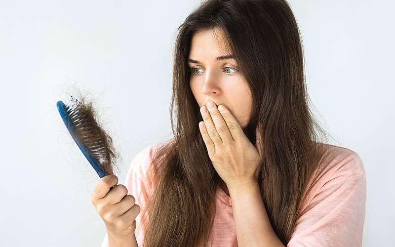 این کارها عامل پنهان ریزش مو هستند