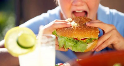 چرا همیشه گرسنه هستید؟ ؛ ۸ دلیل پنهان گرسنگی همیشگی