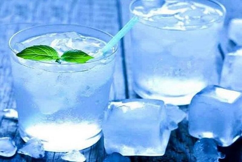 جرعه‌جرعه یا یک‌باره؟؛ اصول صحیح نوشیدن آب در فصل گرما