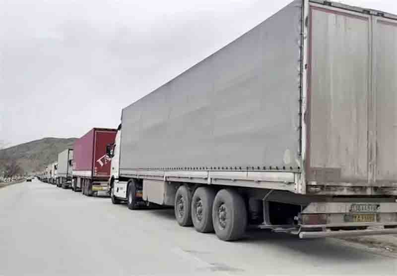 دختر ۱۰ ساله پشت فرمان کامیون ۱۸ چرخ و اقدام پلیس