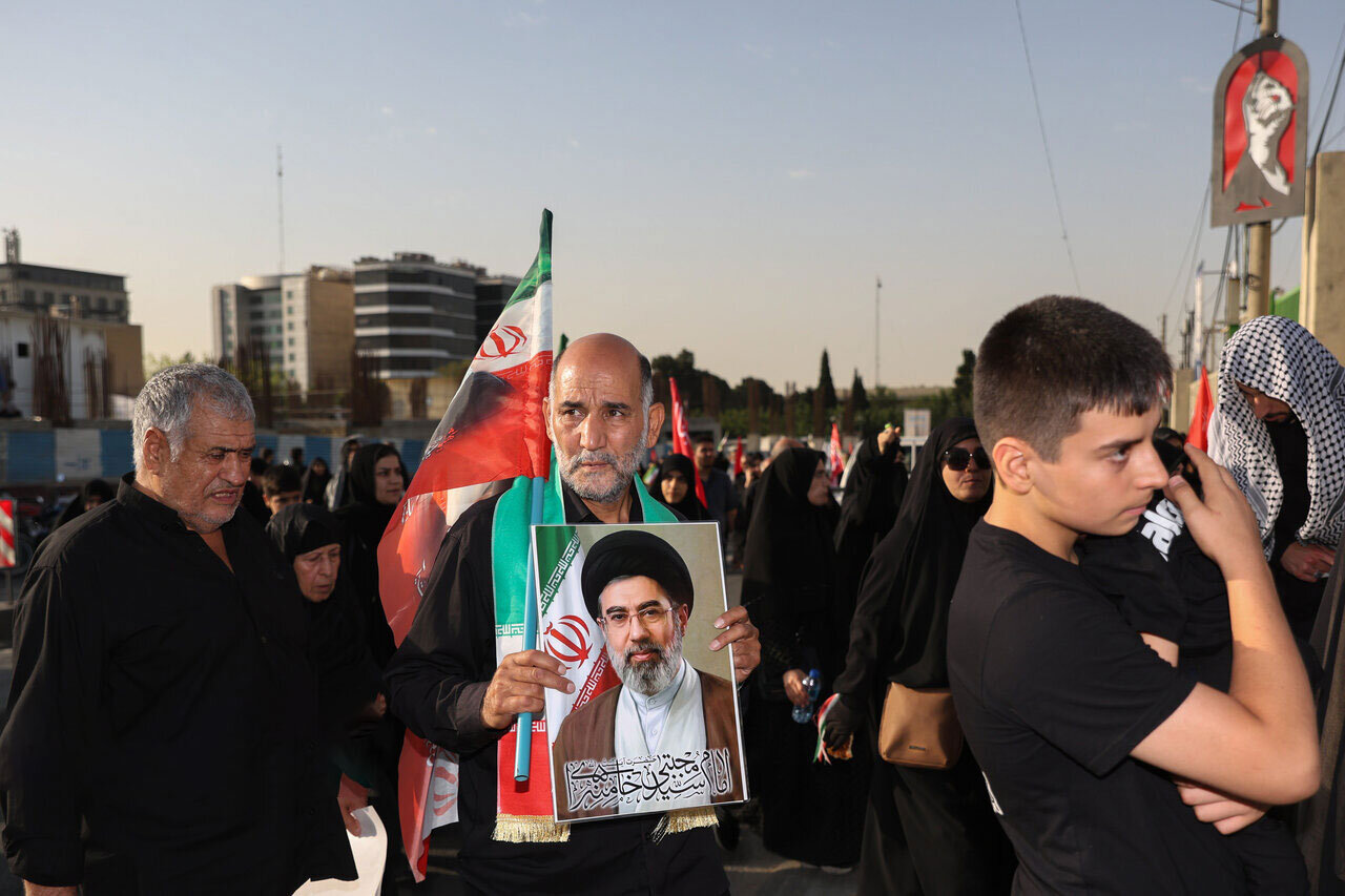 اگر سالمندی در مراسم تشییع همراه شماست، این توصیه‌ها را جدی بگیرید