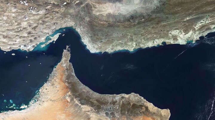 آخرین وضعیت ترددها از تنگه هرمز به روایت مؤسسه ردیابی دریایی