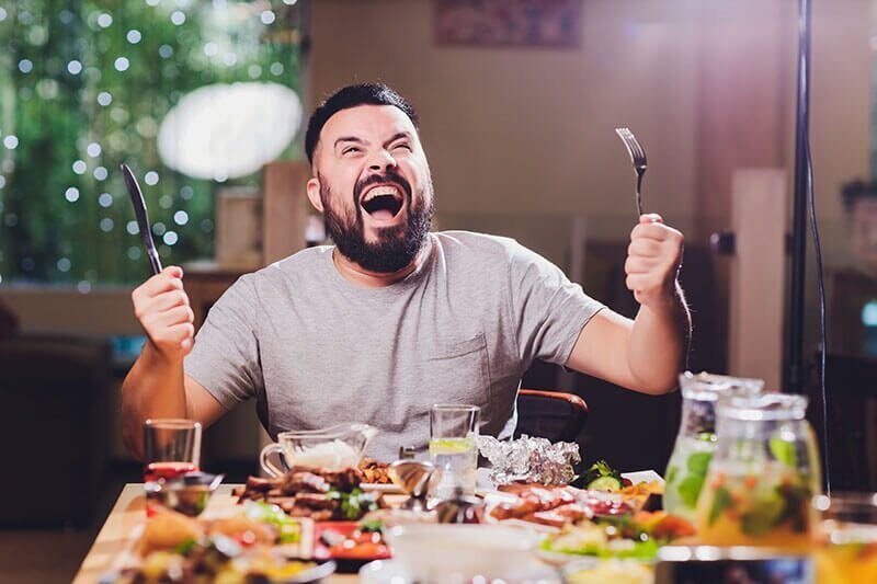 چرا همیشه گرسنه هستید؟ ؛ ۸ دلیل پنهان گرسنگی همیشگی
