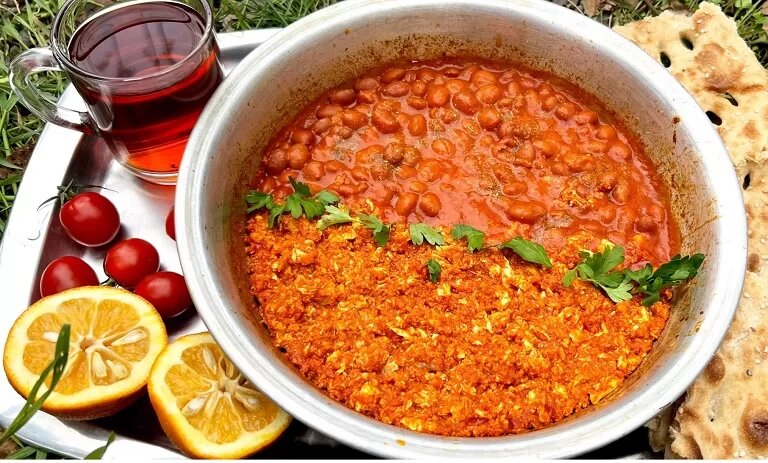 املت شاپوری اصیل را فقط باید در قهوهخانههای رشت خورد املت شاپوری اصیل را فقط باید در قهوهخانههای رشت خورد