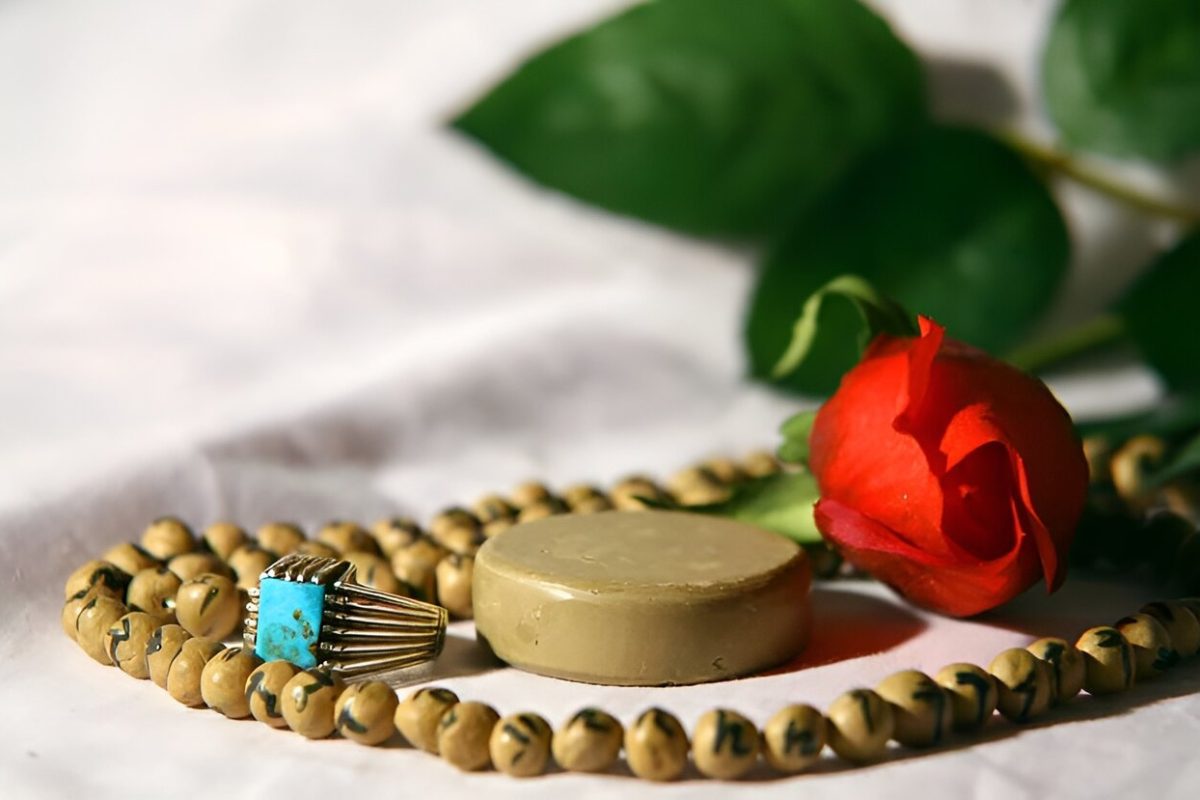 نماز شب اول قبر را چگونه بخوانیم؟ | طریقه خواندن نماز شب اول قبر + احکام نماز لیله الدفن