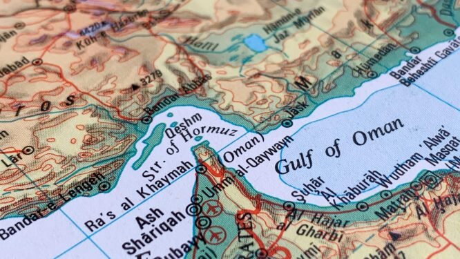 افشاگری منبع مطلع؛ جزئیات مبلغ پرداختی برای عبور از تنگه هرمز تا حذف کریدورهای شمالی و جنوبی