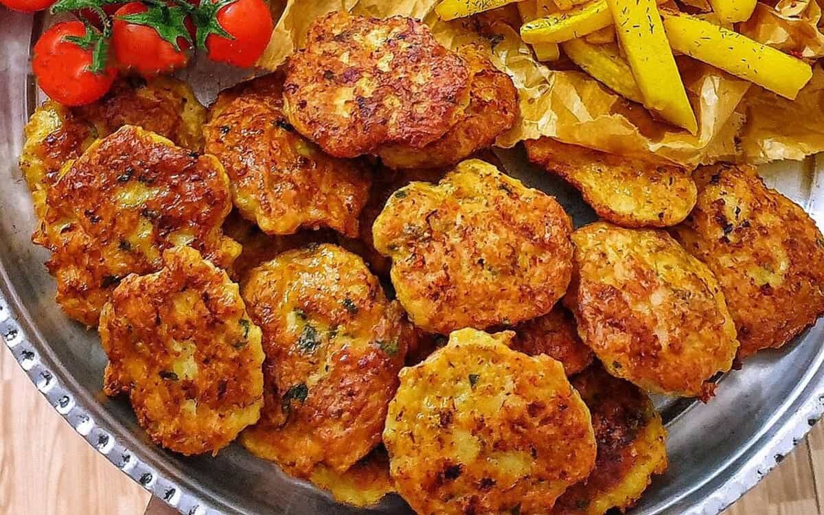 اگر سینه مرغ، تخم مرغ، زرشک و زعفران دارید کوکوی مرغ درست کنید