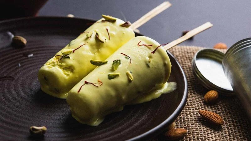 «کولفـی» دسر سنتی هند؛ طرز تهیه ۶ مدل بستنی بدون دردسر هم‌زدن
