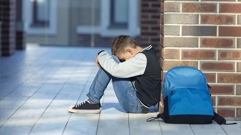 چرا با غریبه‌ها راحت‌تر درد دل می‌کنیم تا با خانواده؟