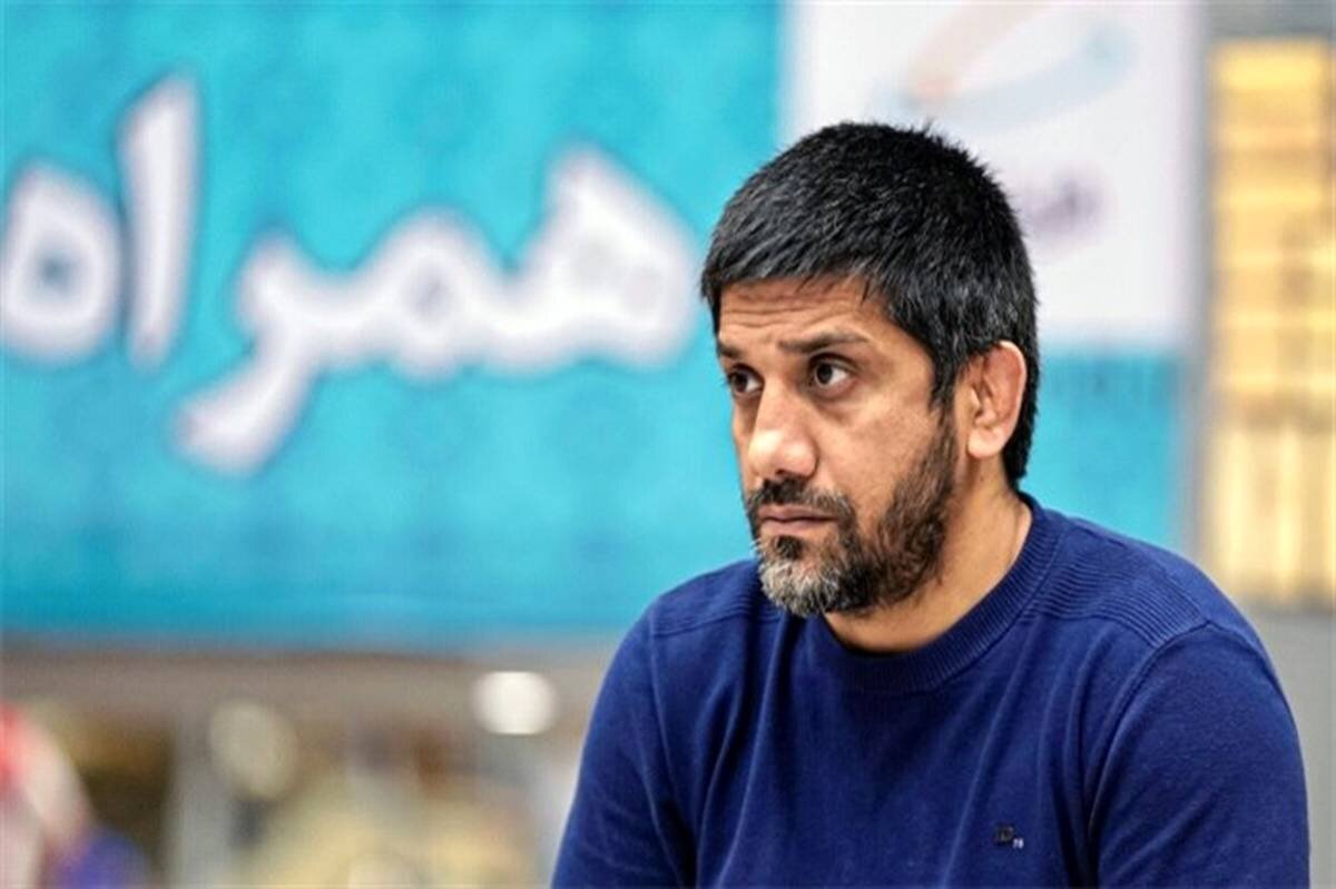 دبیر: سکته نکنید یک ریال هم به شما ضدانقلاب‌ها نمی‌دهم | اگر سلبریتی و تراستی‌ها کار من را بکنند اشکال ندارد؟