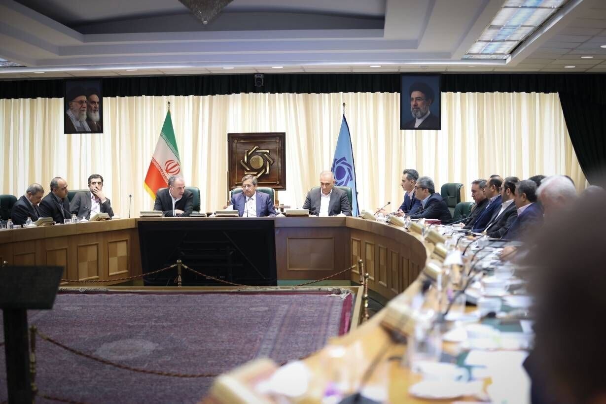 تذکر جدی همتی به بانک‌ها؛ تراکنش‌های مشکوک به مراجع قضایی معرفی می‌شوند