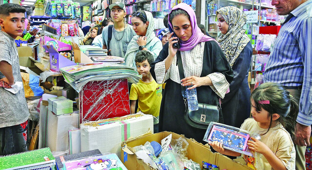 تصاویری از بازار خرید لوازمالتحریر در روزهای پایانی شهریور تصاویری از بازار خرید لوازمالتحریر در روزهای پایانی شهریور