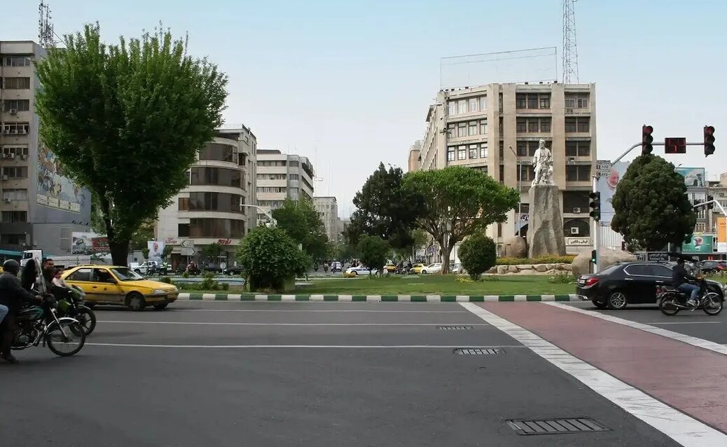 قاب خاطره‌انگیز از طهران قدیم | وقتی خیابان فردوسی هنوز «علاءالدوله» بود