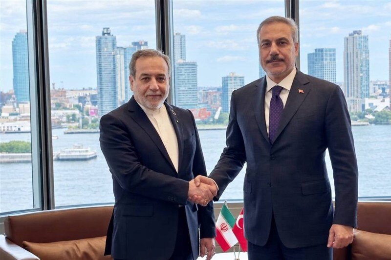 هشدارهای عراقچی در گفت‌وگو با فیدان در نیویورک