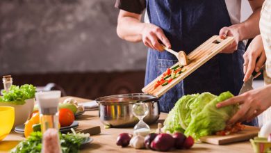 این ۸ اشتباه در آشپزخانه می‌تواند شما را مسموم کند