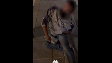 لحظه دستگیری فرد متکدی که خود را به معلولیت زده بود! | ویدئو
