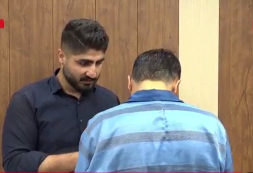 گوشی های آیفون را فقط ۱۰، ۱۵ میلیون می فروختم! + ویدئو |‌ توضیحات دو دختر درباره نحوه سرقت موبایل هایشان در یک لحظه