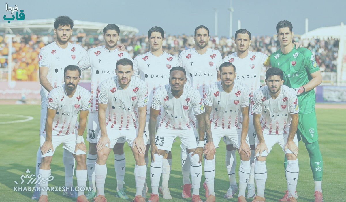 پرسپولیس پس از به ثمر رساندن گل سوم مقابل مس شهر بابک در حال تشویق بازیکنانش
