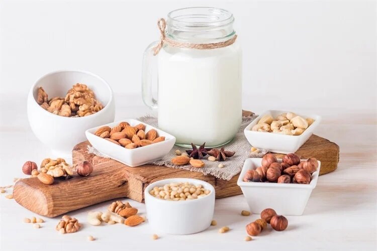 ۶ نوشیدنی برای استخوانهای قویتر؛ نقش کلسیم و ویتامین D کدام مهمتر است؟ استخوانهای قویتر با ۶ نوشیدنی مفید؛ کلسیم و ویتامین D کدام بیشتر است؟