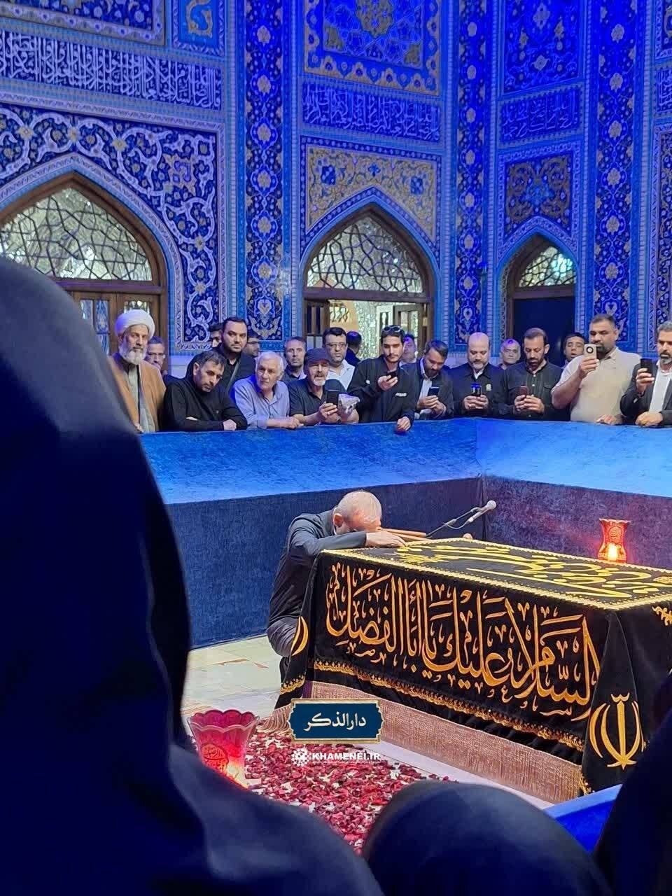 پزشکان و کادر درمانی در زیارت مزار رهبر انقلاب | فیلم