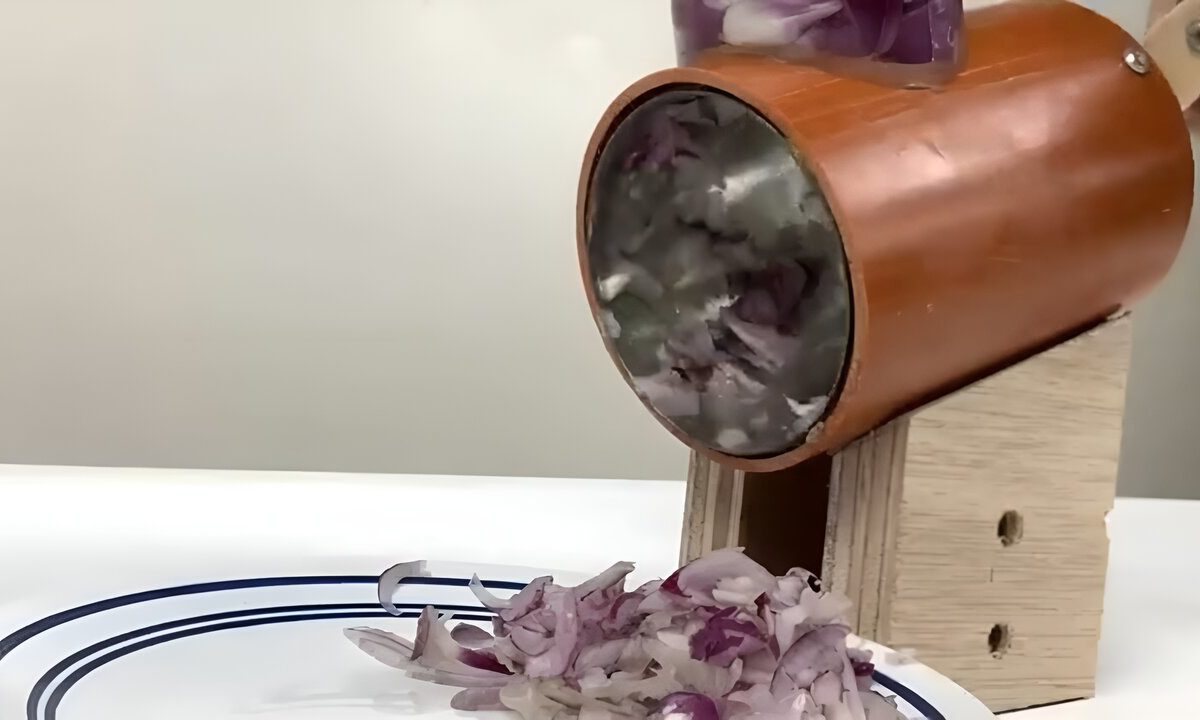 نحوه ساخت خردکن پیاز با قوطی کنسرو! + ویدئو