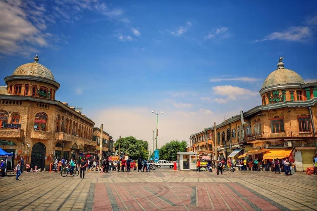 میدان اصلی شهر همدان در سال ۱۳۳۰ + عکس